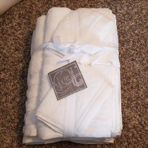Pure Elegance 6 Piece Towel Set - BNWT